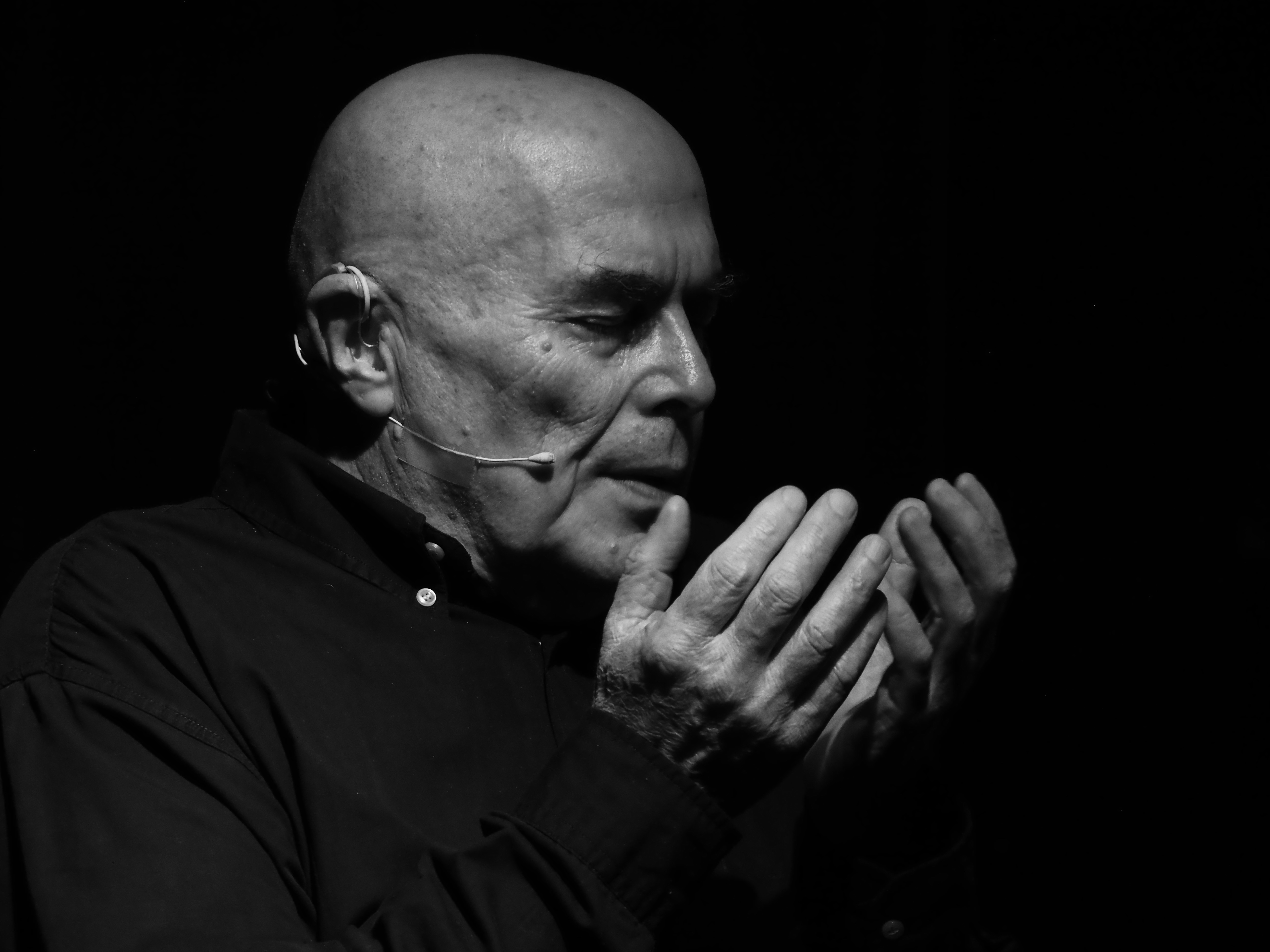 Alla Casa del Teatro di Faenza il TEATRO DELLE ALBE / RAVENNA TEATRO presenta Saturno, figlio di anarchia di Cesare Albertano e Luigi Dadina con Luigi Dadina (narratore) e Paolo Baldini (suoni, musiche, rumori, oggetti)
