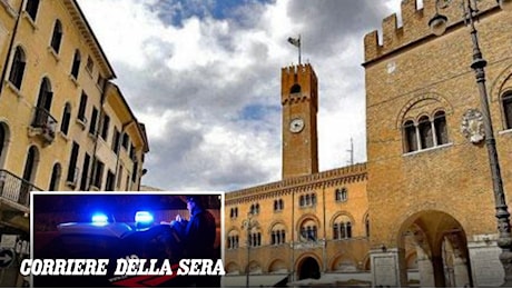 Treviso, accoltellamento in piazza dei Signori: arrestato un 18enne per tentato omicidio