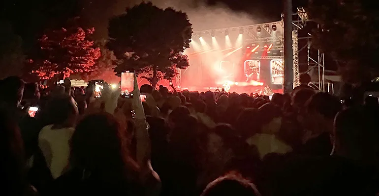 Colleferro. È partita alla grande la kermesse “Colleferro Estate 2026”. Successo annunciato per il concerto di Rocco Hunt