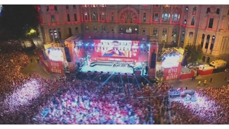 Spagna, è qui la festa: incontro con i reali e parata per le vie di Madrid