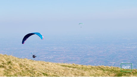 Impatto contro i cavi dell'alta tensione per un parapendio a Feltre, pilota elitrasportato in gravi condizioni