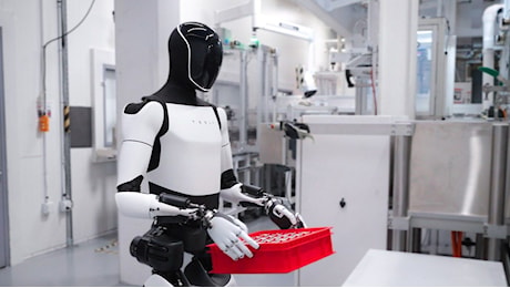 Tesla e la rivolta delle tute blu: formare i robot che le sostituiranno