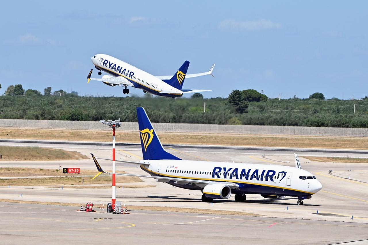 Ritardo sul volo Alghero – Bari, la replica di Ryanair