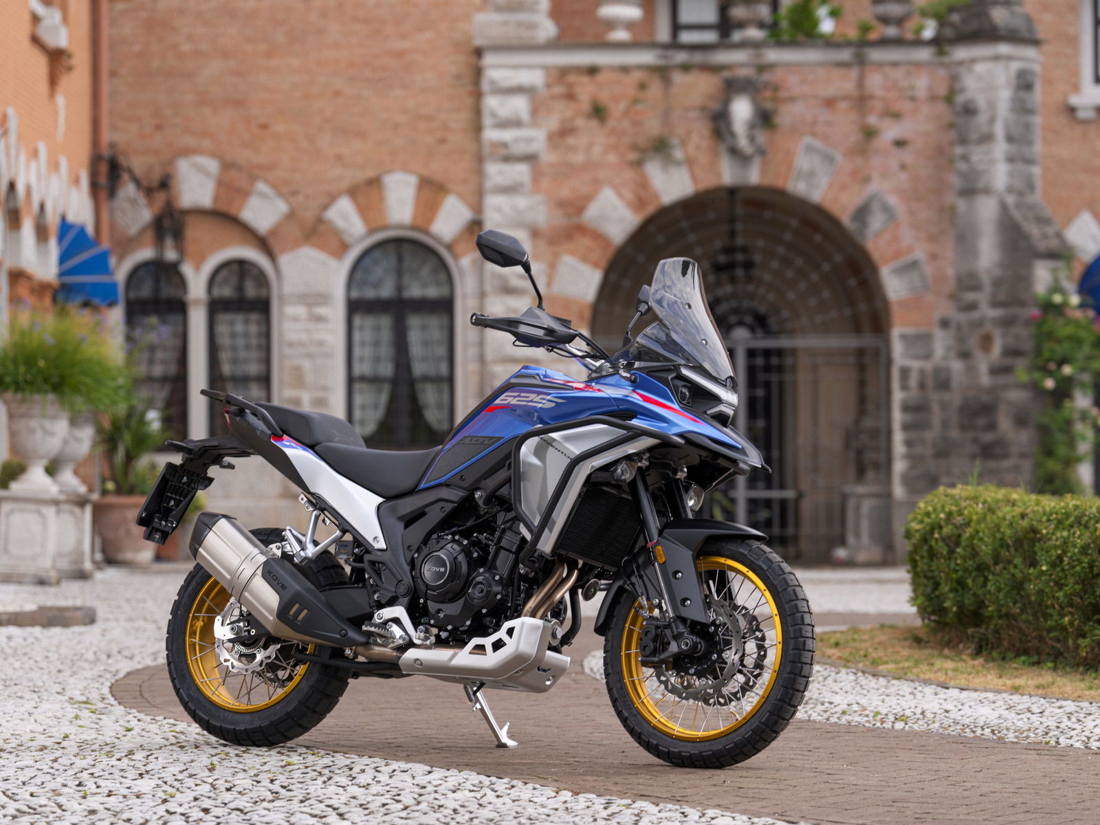 Kove 625X Pro: meno di 7.000 euro, tecnologia da maxi.