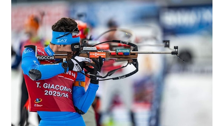 Coppa del Mondo biathlon, Tommaso Giacomel vince la Sprint di Hochfilzen - Sky Sport