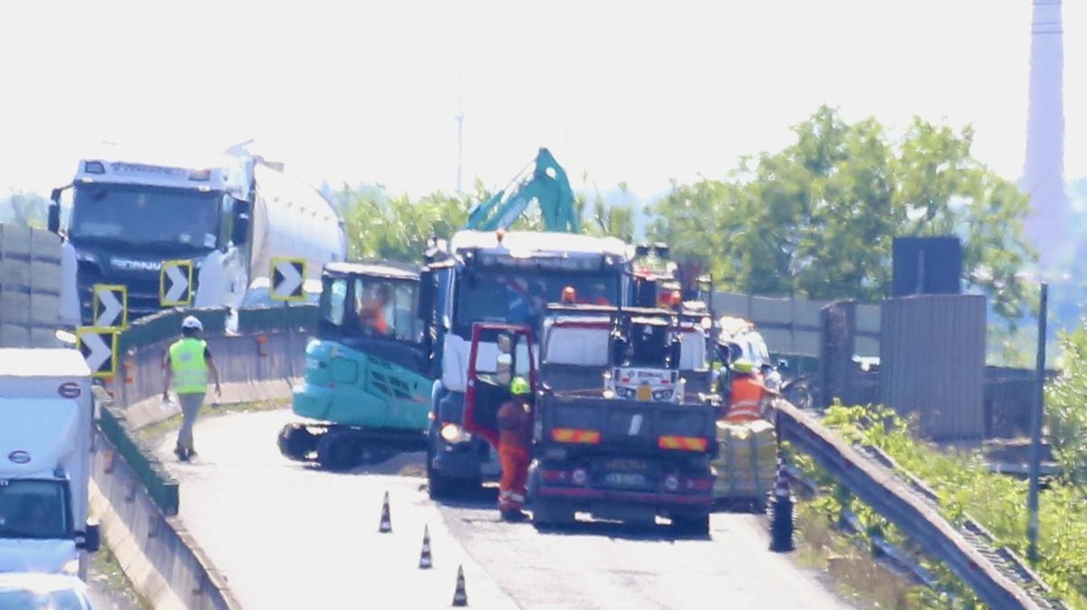Giornata da bollino nero in FiPiLi. Cedimento improvviso ieri mattina. La rabbia degli automobilisti bloccati