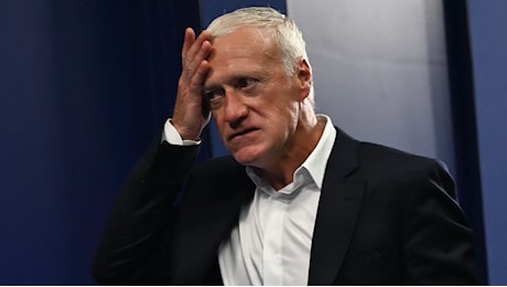 La provocazione di Charlie Hebdo su Deschamps e il lutto della madre scatena le polemiche in Francia