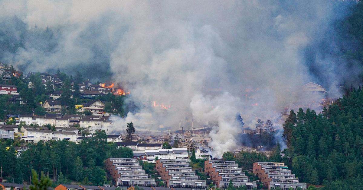 Inferno di fuoco in Norvegia: un incendio fuori controllo brucia oltre 100 case