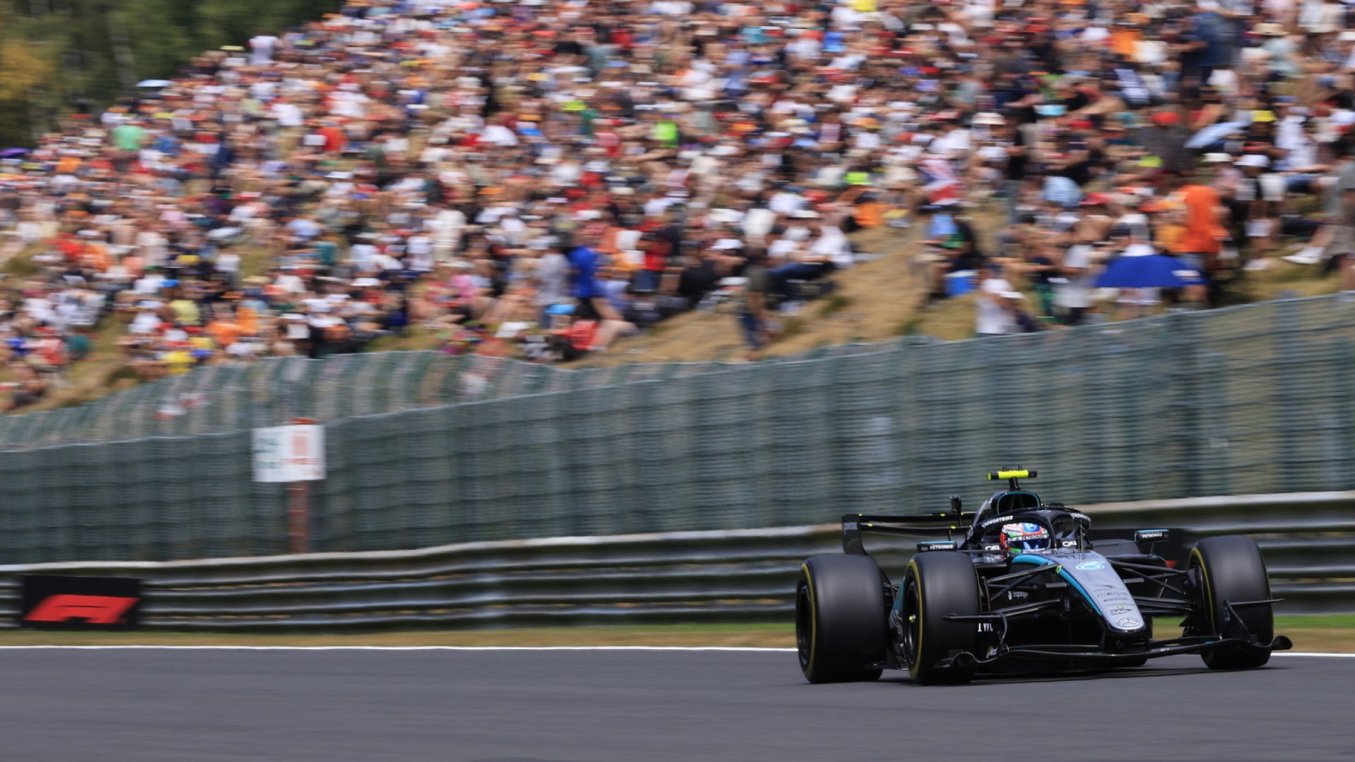 F1 Spa, qualifiche: Antonelli in pole, poi Verstappen e Russell (a mezzo secondo). Leclerc solo 4°