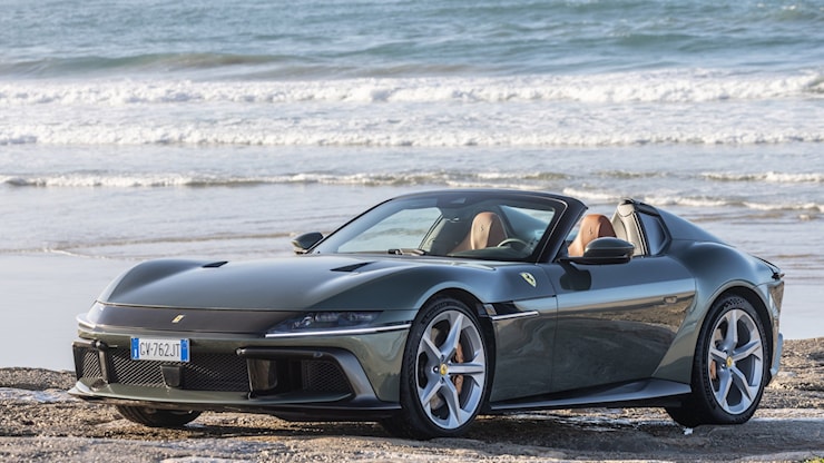 Arriva una Ferrari 12Cilindri con cambio manuale? Qualcuno ci crede. - MotorBox