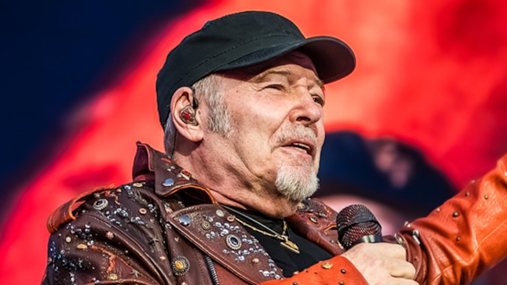 Vasco Rossi, l'abbraccio del Gallo e una scaletta impensabile, ricca di perle. Oggi si inizia da Rimini - Libero