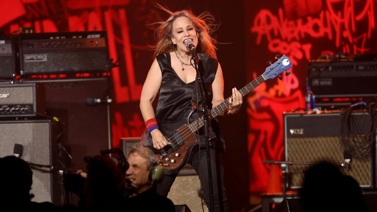 Addio a Jennifer Finch, la bassista delle L7 aveva un tumore al cervello