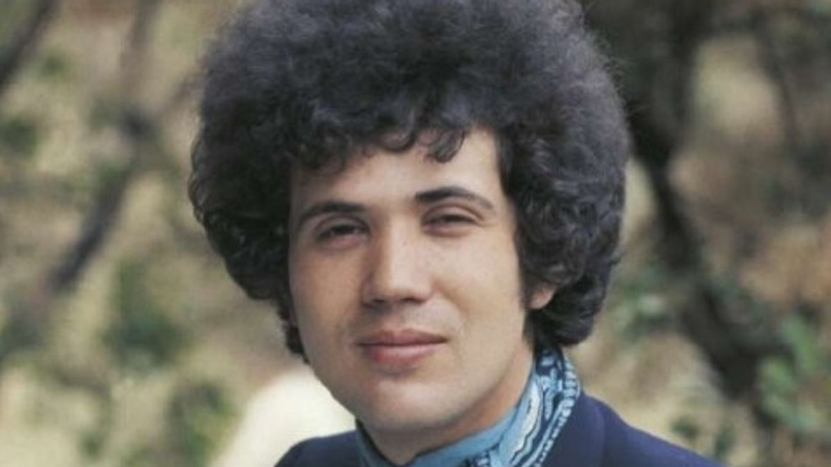 Lucio Battisti, all'asta le lettere alla madre: Mangio tre volte al giorno. Dì a papà di non stare in pensiero