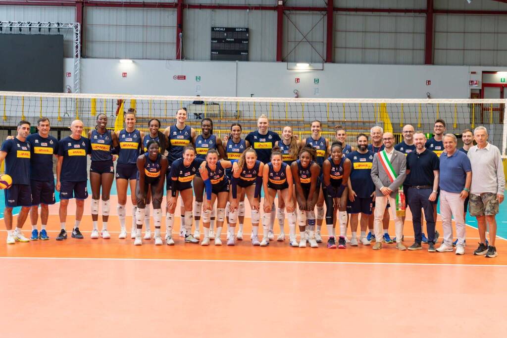 La Nazionale femminile di volley lascia Cervia: concluso il raduno delle azzurre di Julio Velasco