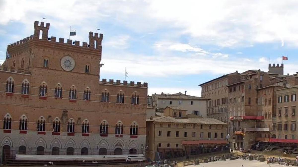 Meteo Siena in tempo reale, le immagini in diretta dalle webcam su Piazza del Campo
