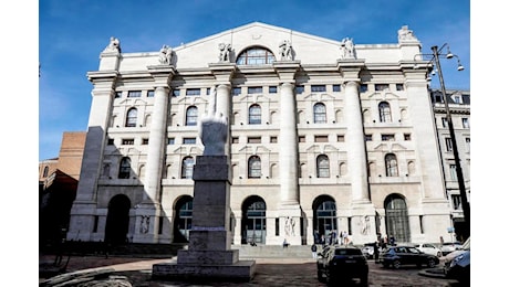 Piazza Affari apre in rialzo dello 0,49%, il Ftse Mib a 49.638 punti