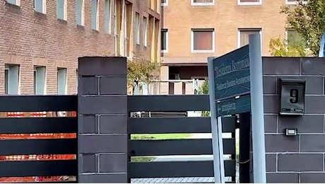 Maltrattamenti e abusi su quattro anziane in una Rsa del Milanese: interdetti tre operatori