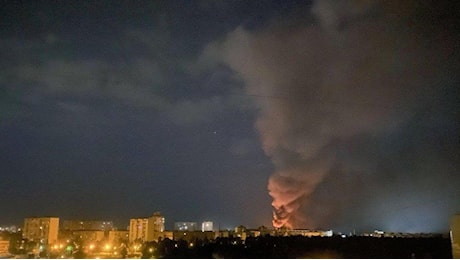 Attacco russo su Kiev, missili balistici nella notte: due morti e cinque feriti