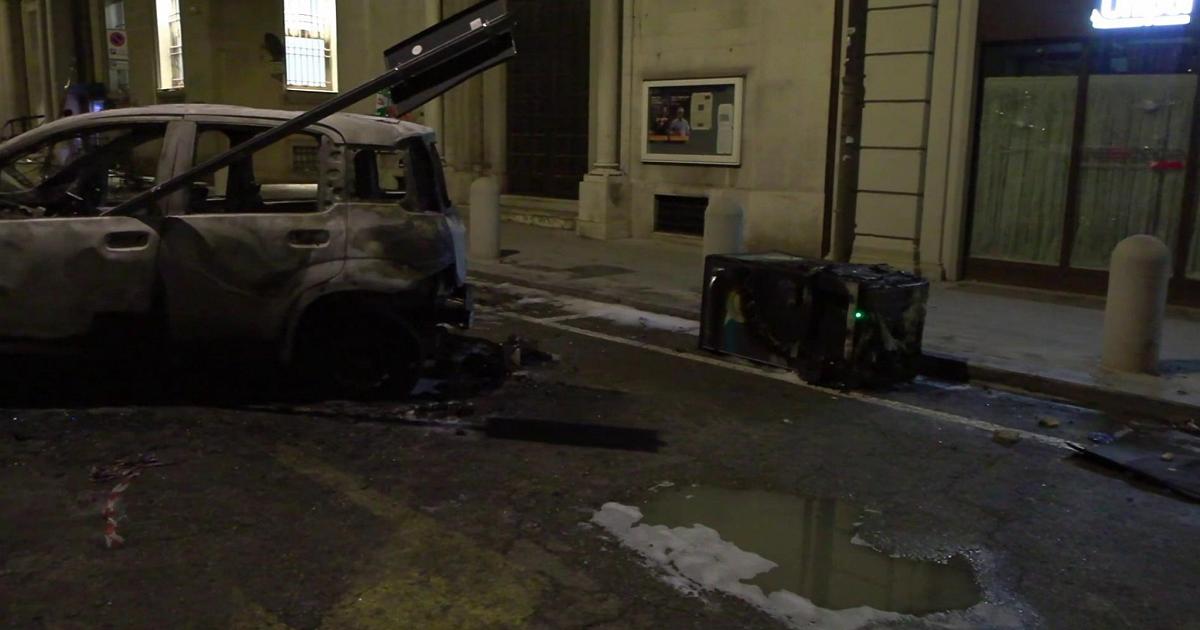 Guerriglia urbana a Bologna, le immagini dei danni dopo la manifestazione per Fakir
