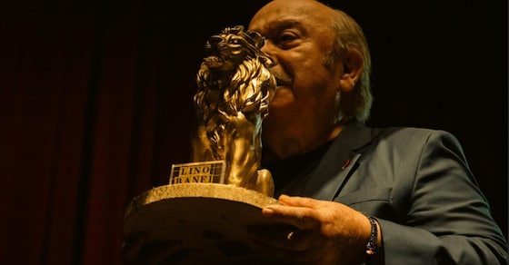 Lino Banfi compie 90 anni, gli auguri di Del Plavignano (Rai Documentari)