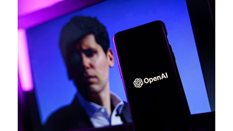 OpenAI, ingegnere arrestato per una microspia nella sala riunioni dei dirigenti