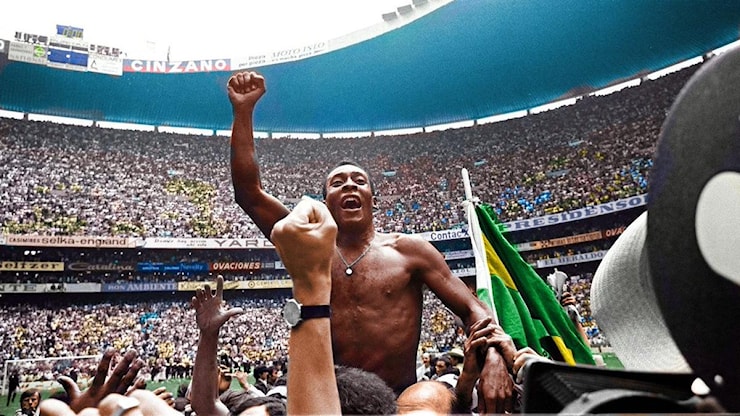 Pelé, Maradona, Rivera, Michael Jackson, il Papa, le guerre: si inizia all'Azteca, uno stadio da romanzo - La Gazzetta dello Sport