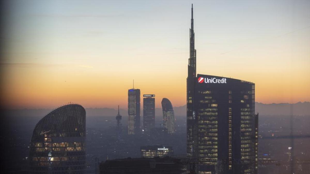 Commerzbank, Jefferies sale all'11,09% con dei derivati. Il dialogo Unicredit-Generali