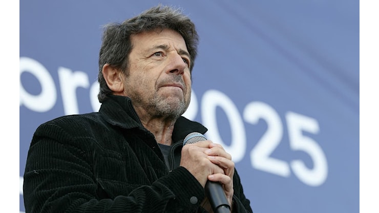 Affaire Patrick Bruel, emersi altri fatti di stupro e violenze: prorogato stato di fermo - Sky TG24