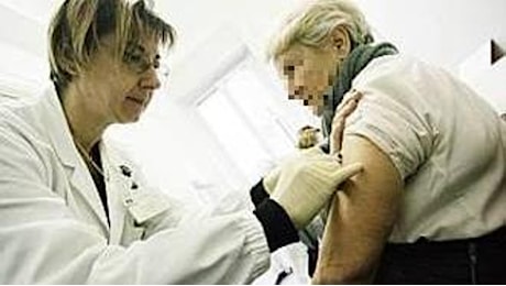 Vaccino Covid aggiornato alla variante XFG: riparte la campagna 2026-2027