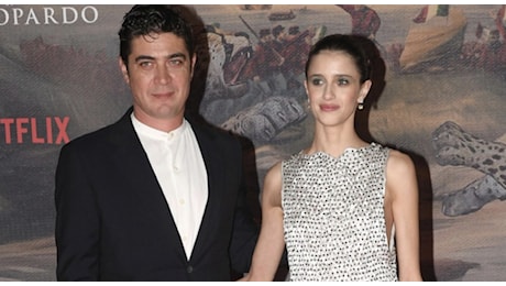 Scamarcio e Porcaroli, voci di Dracula: «Mi ha manipolato». Il botta e risposta sul femminismo