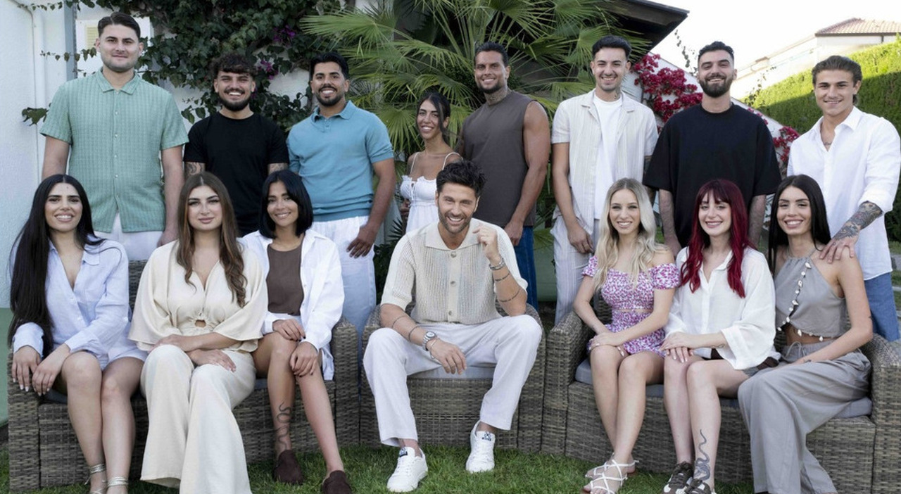 Temptation Island, cosa succede questa sera? Dalla proposta di matrimonio all'uscita di Sara e Gabriele fino al falò a tre