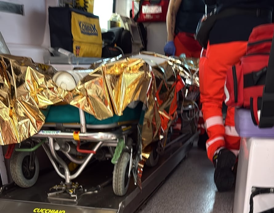 Rissa in discoteca a Gallipoli, 17enne in codice rosso
