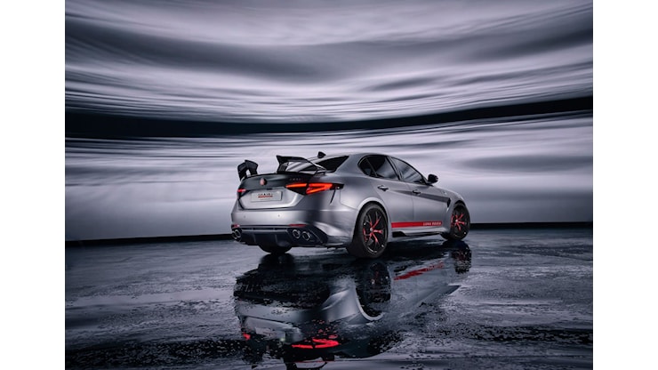 Alfa Romeo Giulia Quadrifoglio Luna Rossa scende in pista a Balocco | Video - ClubAlfa.it
