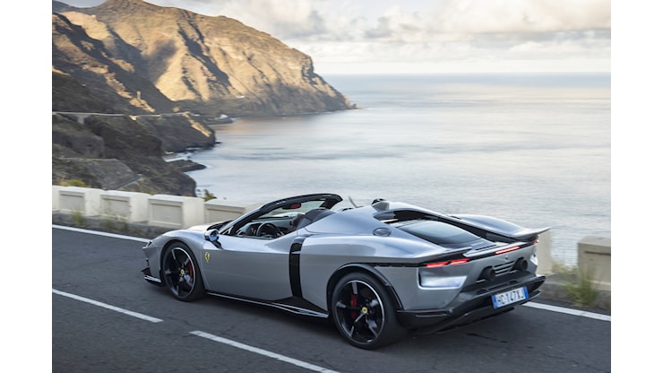 Ferrari 849 Testarossa Spider: Aperta cambia poco, ma si sente di più - alVolante