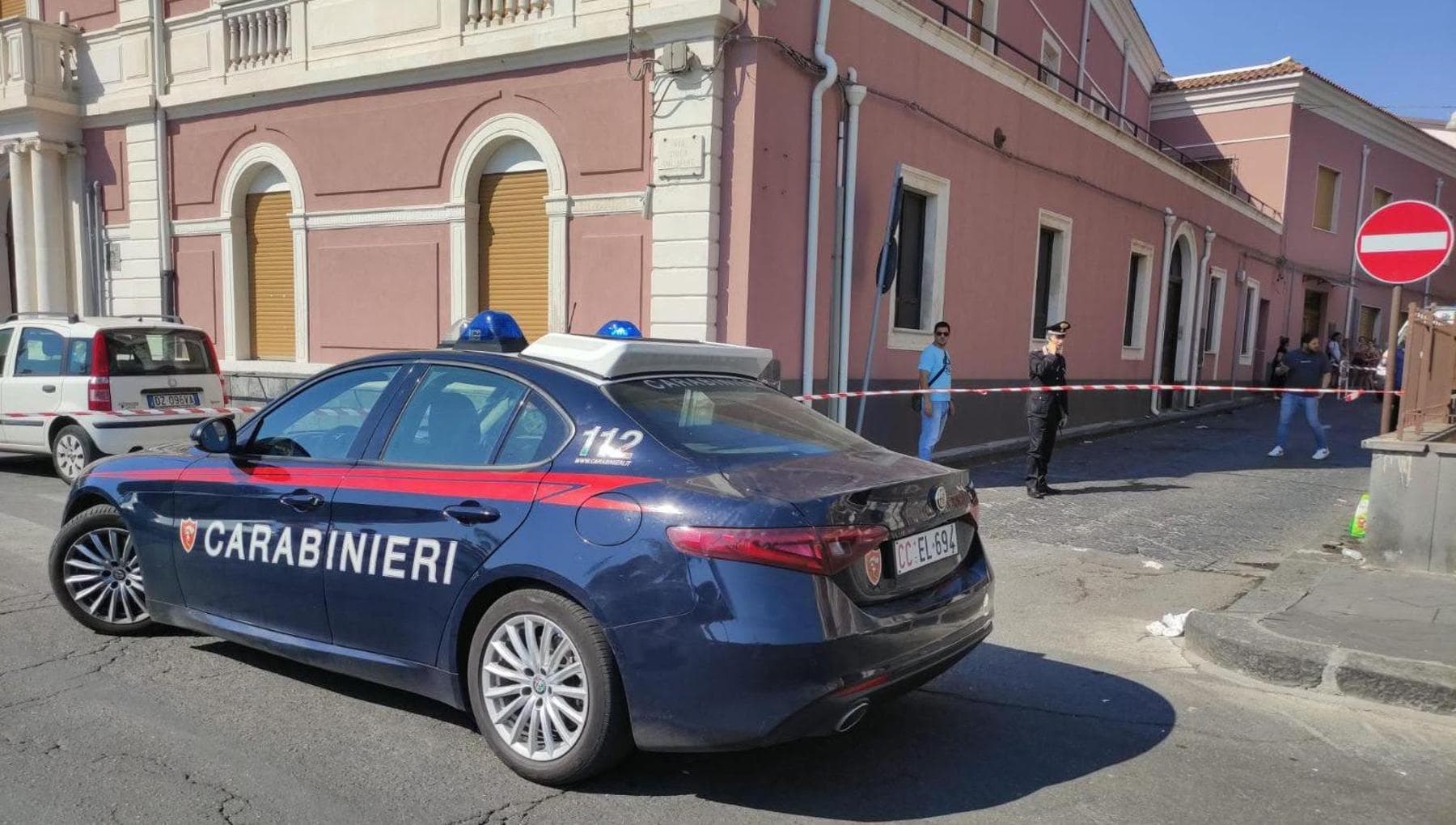 Catania, insegue il fratello e lo uccide con colpi di mannaia