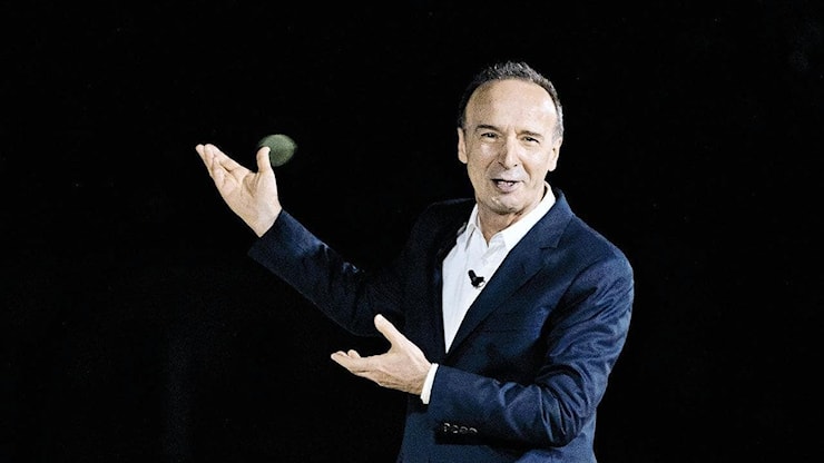 Roberto Benigni, piaccia o non piaccia, sa fare tv (a differenza di altri) - Vanity Fair Italia