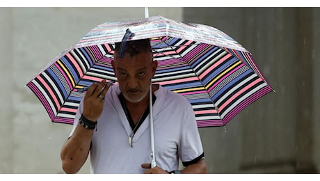 Allerta meteo, temporali sul Tirreno: scattano le misure di sicurezza a Napoli