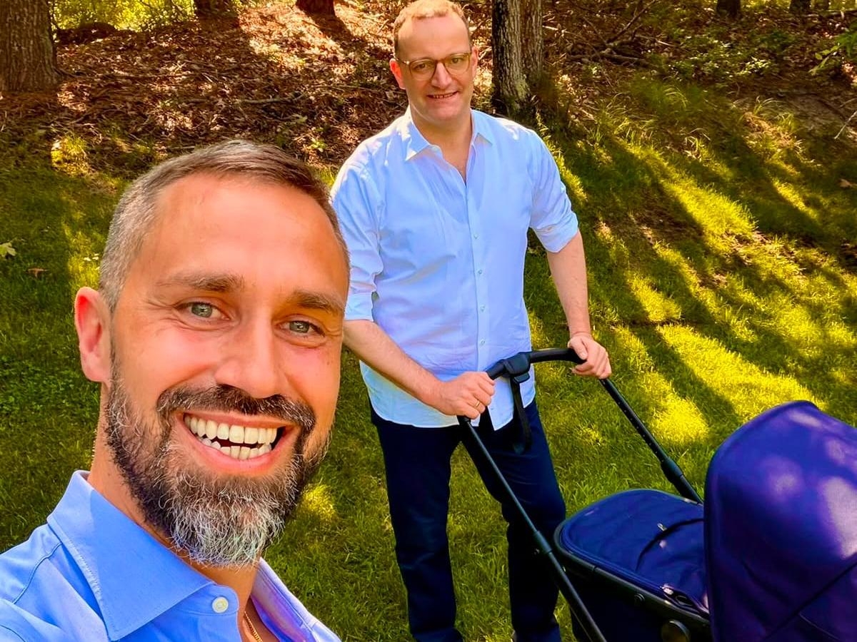 Il leader Cdu gay diventato padre con la maternità surrogata