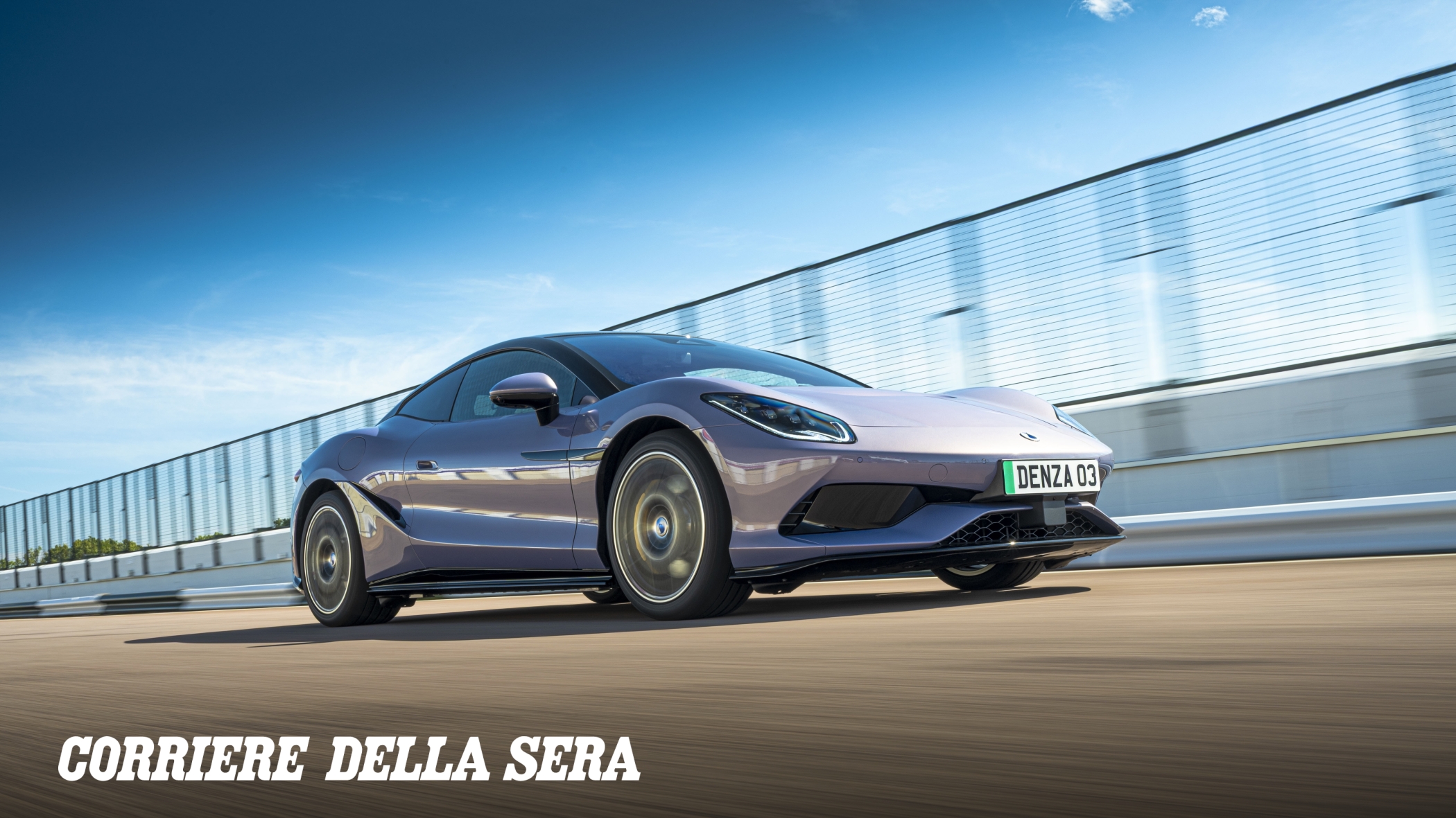 Denza Z: abbiamo guidato a Goodwood la sportiva elettrica cinese da 1.600 cavalli