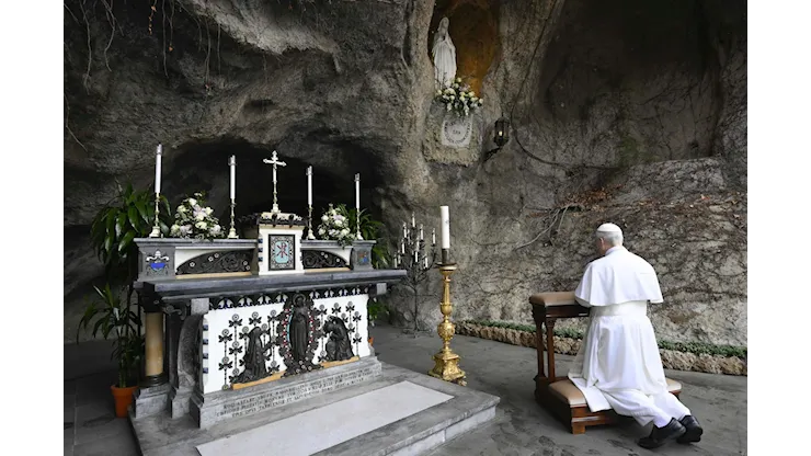 ore 19 - Diretta streaming, il Rosario per la pace del Papa - famigliacristiana.it