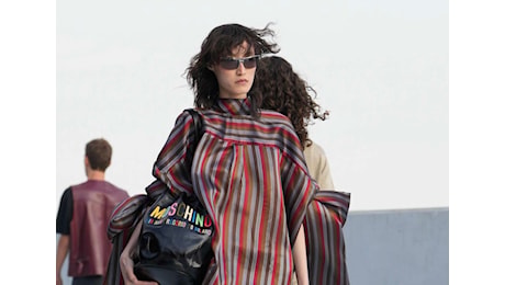 Moschino presenta la collezione SS27 con il debutto di Messina e Rizzo