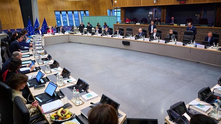 Auto 2035, ecco la nuova data per l'atteso pacchetto Automotive - auto.it