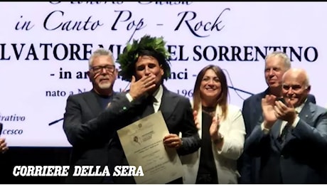 Sal Da Vinci riceve la laurea honoris causa e racconta il valore del fallimento