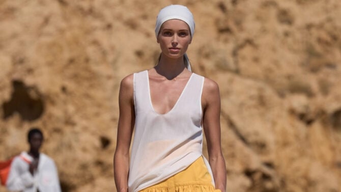 Jacquemus e il suo omaggio all’estate con la collezione SS27: 5 cose da ricordare dello show