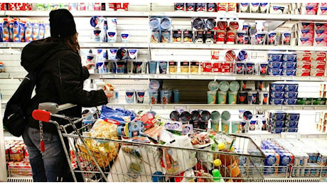 Stesso prezzo ma meno prodotto, dal 15 luglio nuove regole: ma c'è un rischio per gli acquisti nei supermercati. Ecco quale