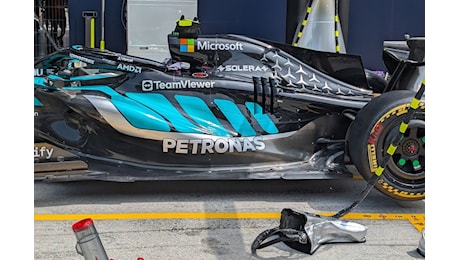 Mercedes F1, a Singapore il confronto tra vecchio e nuovo pacchetto sulla W17