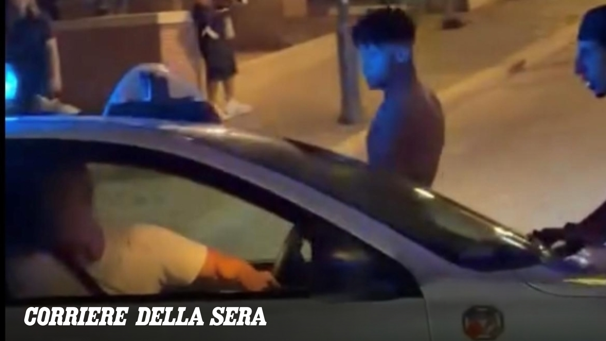 Maranza al Colosseo, gli esercenti: «Sono giovani stranieri che rubano e molestano, un inferno»