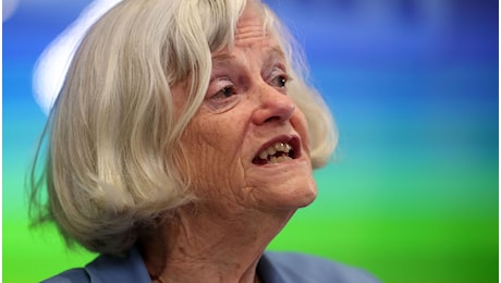 L'omicidio diLady Brexit" Ann Widdecombe, 21 colpi di martello alla testa. L'accusa ricostruisce l'aggressione in due minuti.