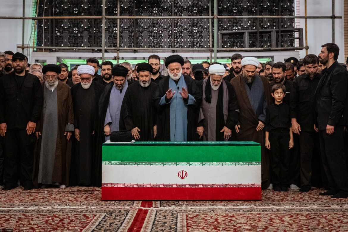 Il regime senza volto e Trump alimentano gli estremisti iraniani