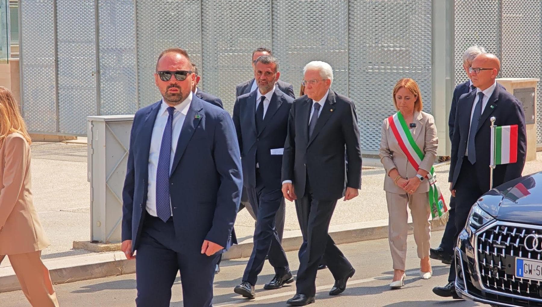 Mattarella a Andria dieci anni dopo la strage dei treni: 23 rintocchi di campana per le vittime
